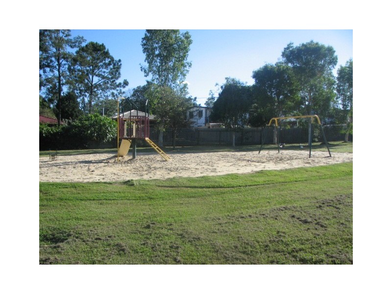 8 ELLEN, Kingston QLD 4114