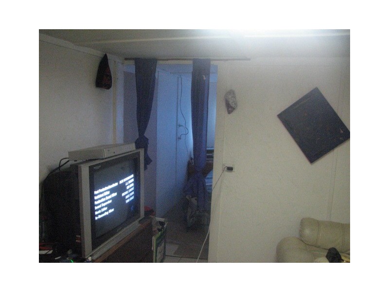 8 ELLEN, Kingston QLD 4114