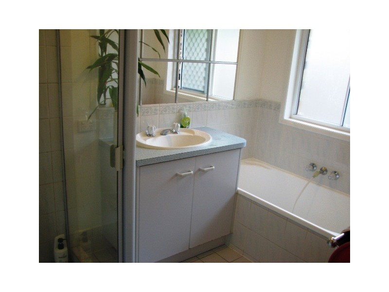 10 RISEBOROUGH CR, Crestmead QLD 4132