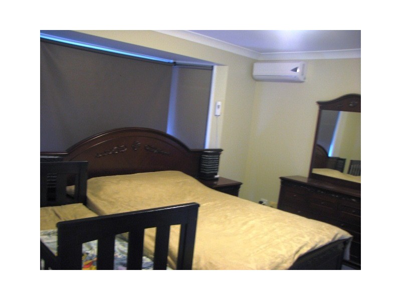 10 RISEBOROUGH CR, Crestmead QLD 4132