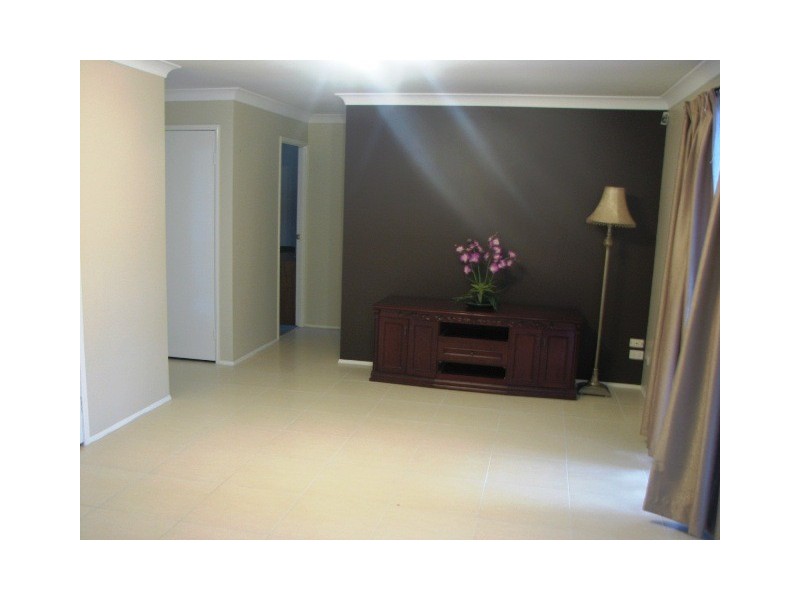 10 RISEBOROUGH CR, Crestmead QLD 4132