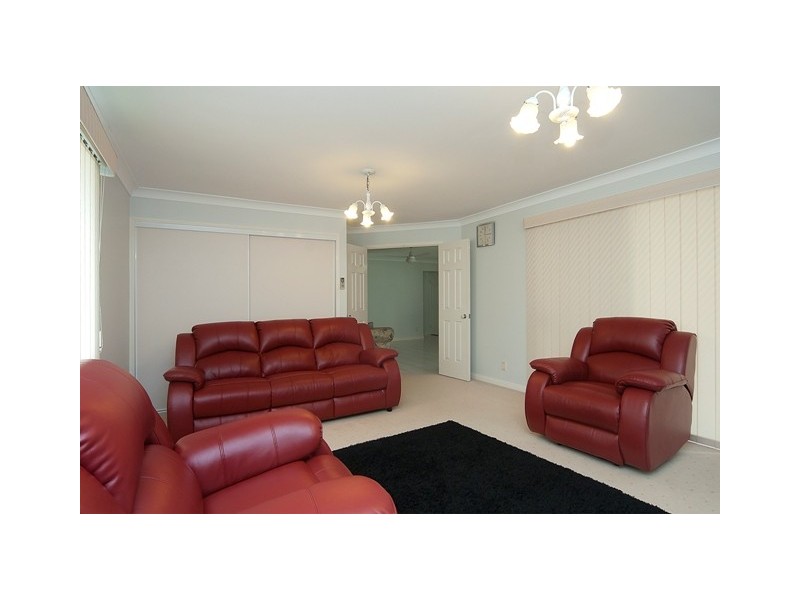 36 CIANTHUS ST, Regents Park QLD 4118