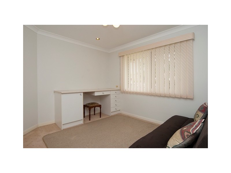 36 CIANTHUS ST, Regents Park QLD 4118
