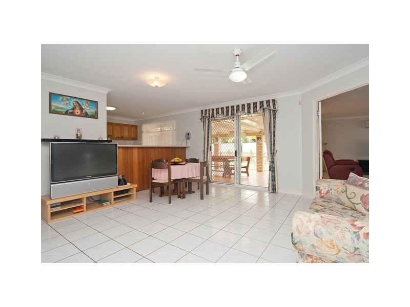 36 CIANTHUS ST, Regents Park QLD 4118