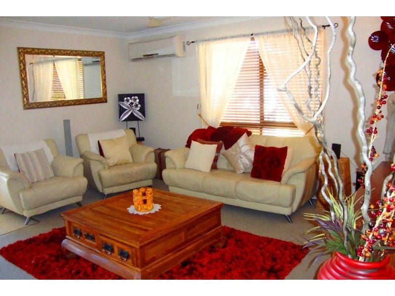 9 Sally drive, Marsden QLD 4132