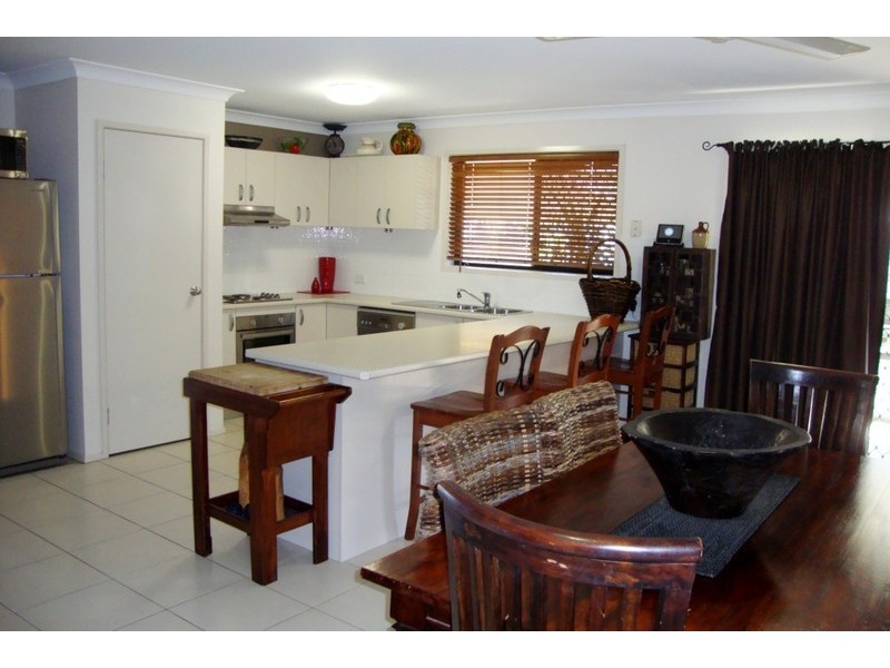 9 Sally drive, Marsden QLD 4132