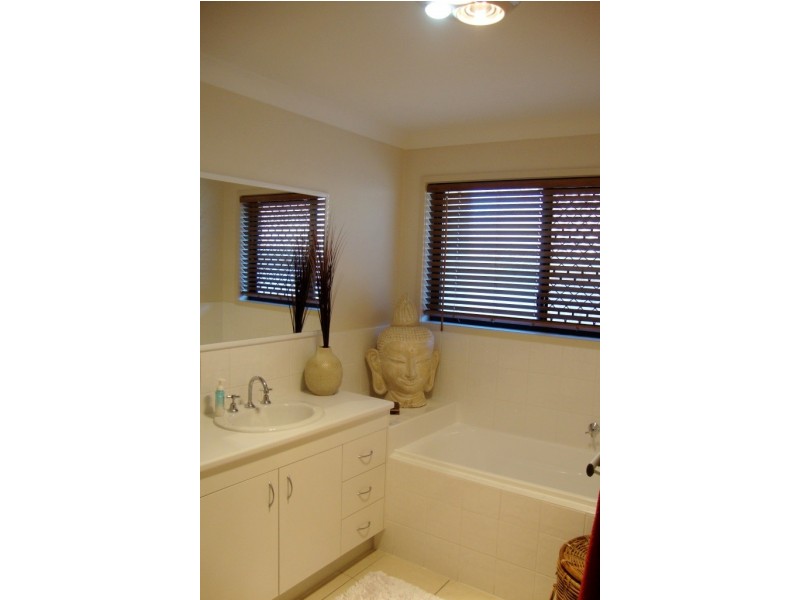 9 Sally drive, Marsden QLD 4132