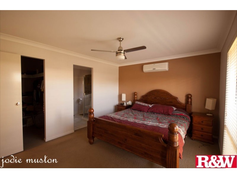 11 Shamrock st, Crestmead QLD 4132