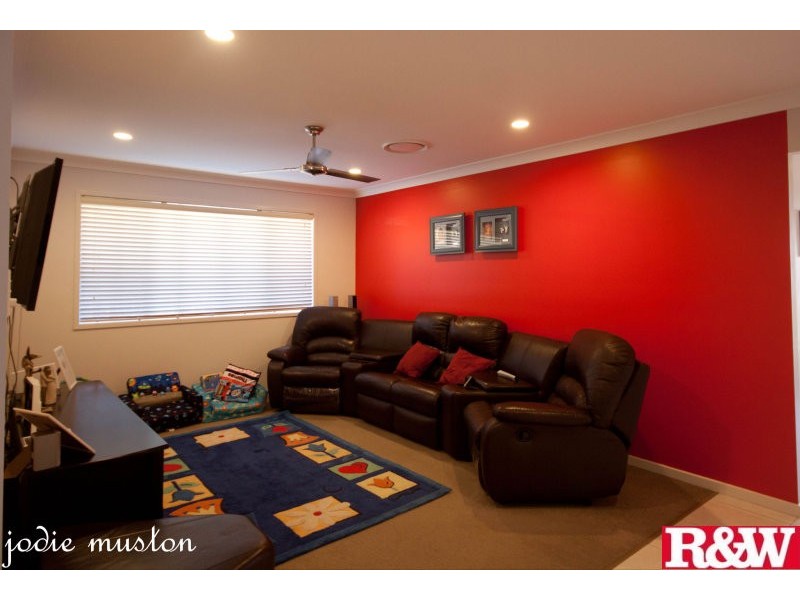 11 Shamrock st, Crestmead QLD 4132