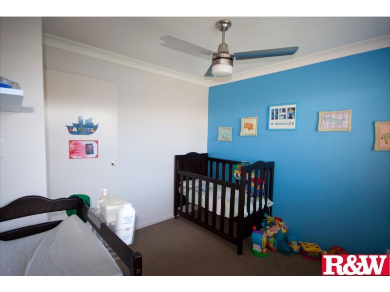 11 Shamrock st, Crestmead QLD 4132
