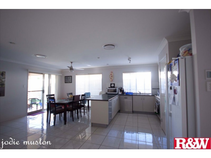 11 Shamrock st, Crestmead QLD 4132