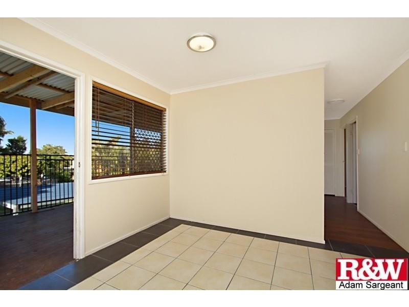 33 Coachwood Street, Crestmead QLD 4132