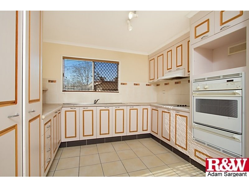 33 Coachwood St, Crestmead QLD 4132