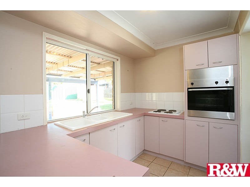 8 Cania Court, Marsden QLD 4132