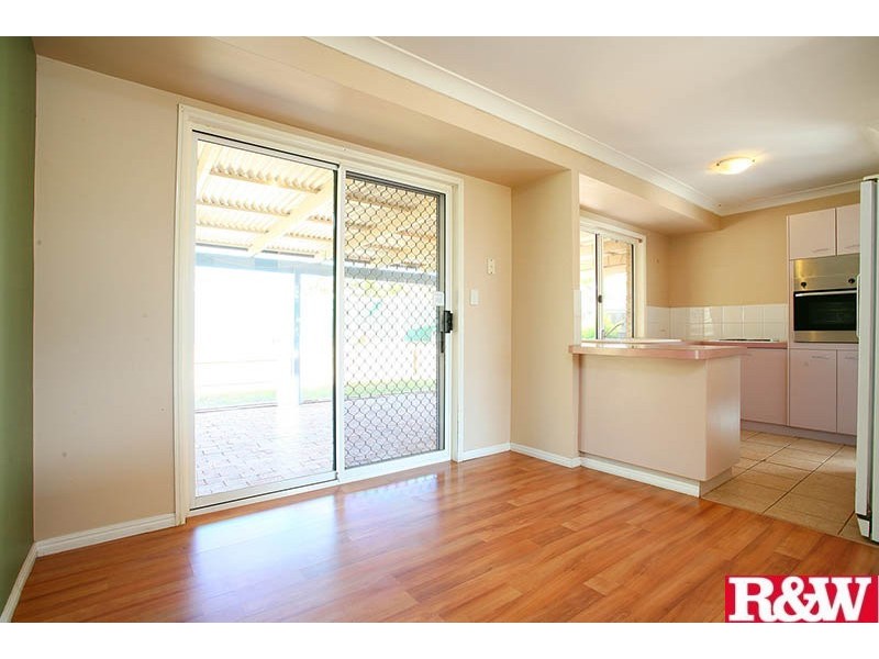8 Cania Court, Marsden QLD 4132