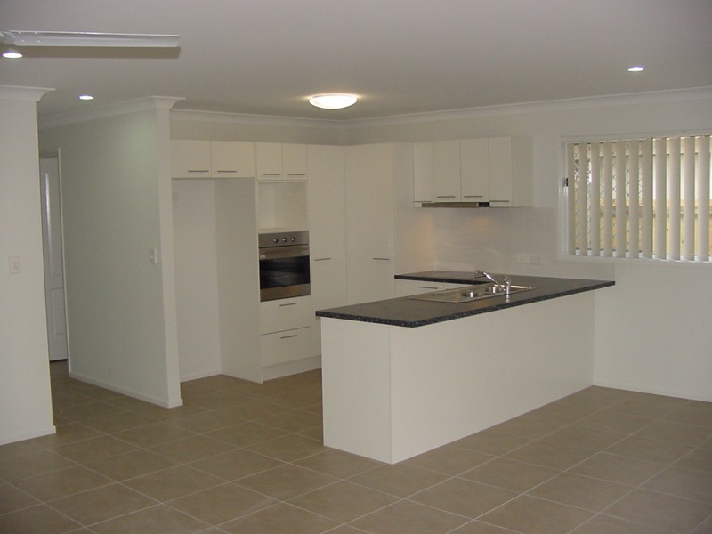 21b Tower Street, Springwood QLD 4127
