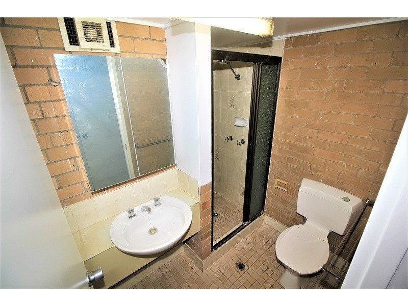 2 Sheehan Street, Milton QLD 4064