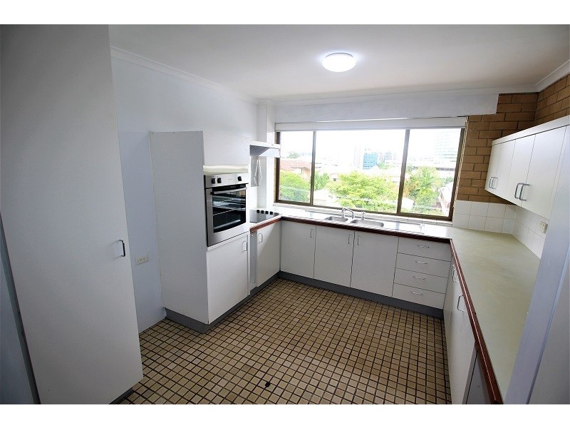 2 Sheehan Street, Milton QLD 4064