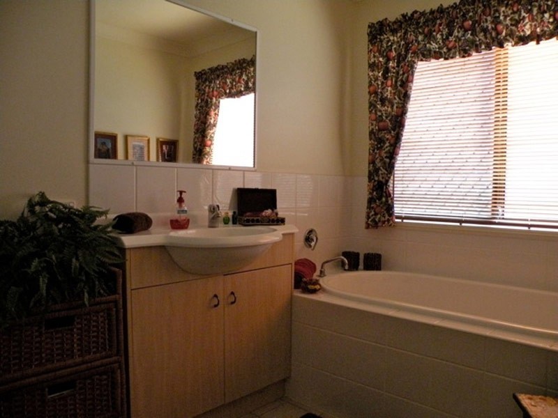 87 Lyndale Street: “Rear Apartment”, Daisy Hill QLD 4127