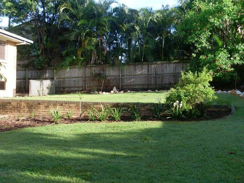17 Lauretta Avenue, Springwood QLD 4127