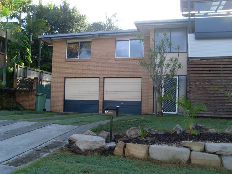 17 Lauretta Avenue, Springwood QLD 4127