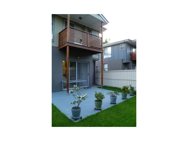 2/12 Dinmore Street, Moorooka QLD 4105