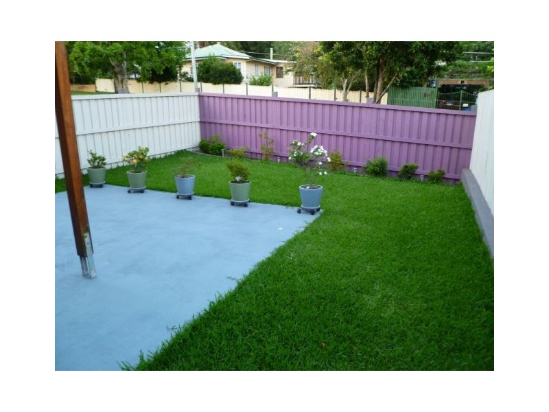 2/12 Dinmore Street, Moorooka QLD 4105