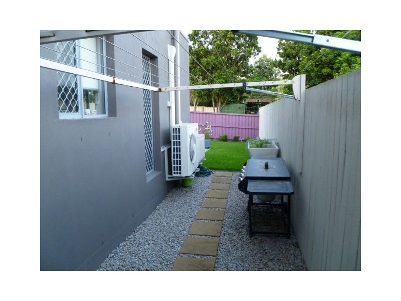 2/12 Dinmore Street, Moorooka QLD 4105