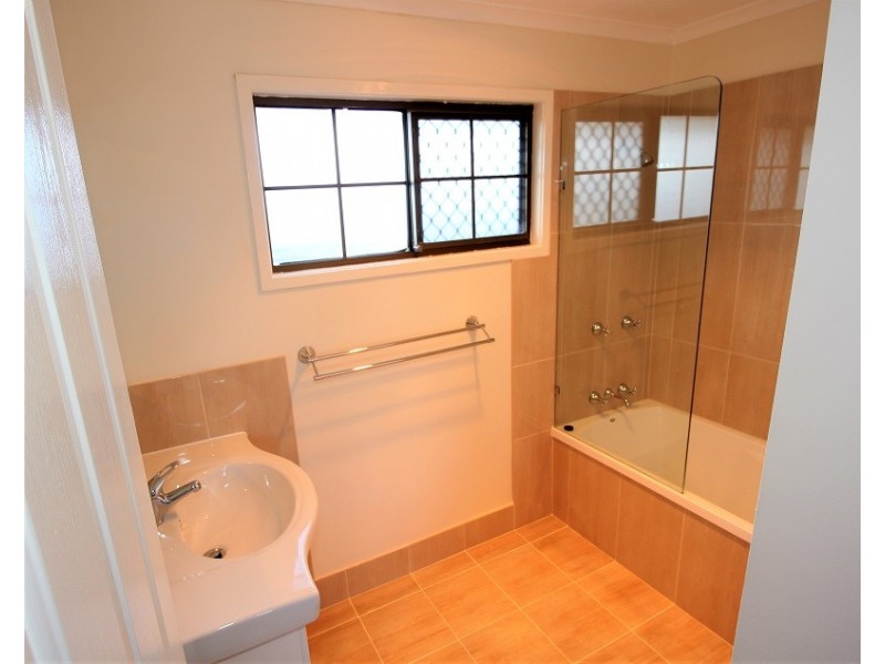 20 Ermington Street, Daisy Hill QLD 4127