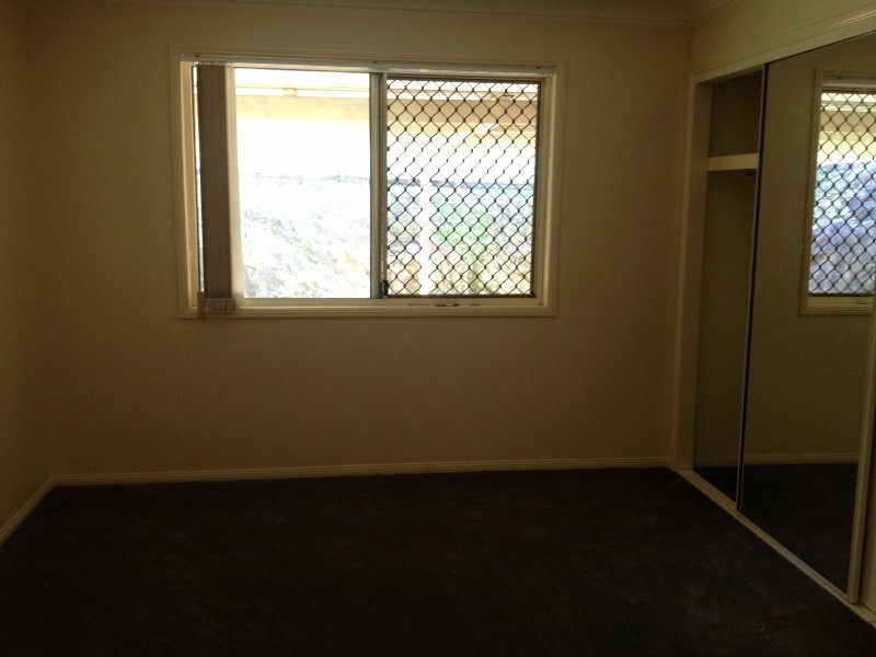 15 Chatfield Street, Edens Landing QLD 4207
