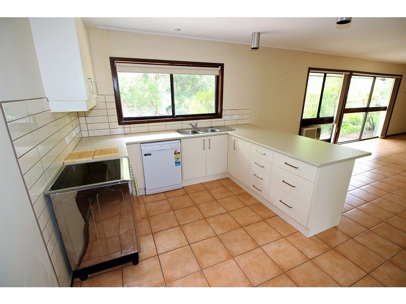 14 Cinderella Drive, Springwood QLD 4127