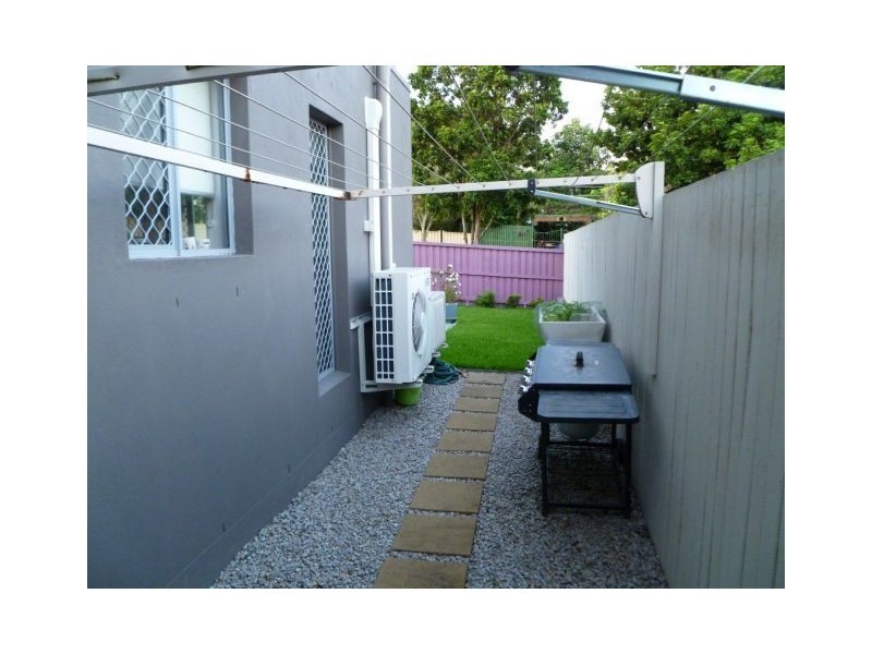 2/12 Dinmore Street, Moorooka QLD 4105