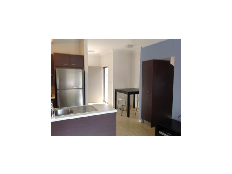 2/12 Dinmore Street, Moorooka QLD 4105