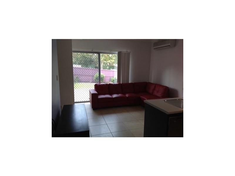 2/12 Dinmore Street, Moorooka QLD 4105