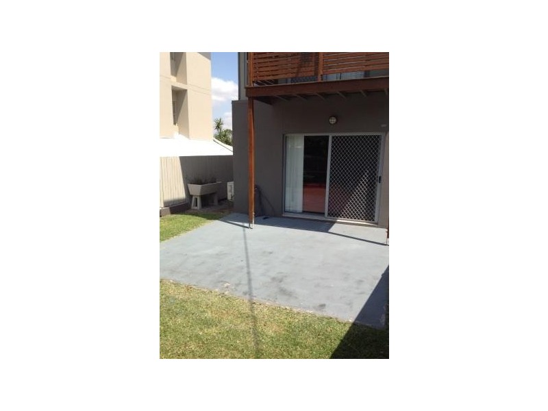 2/12 Dinmore Street, Moorooka QLD 4105