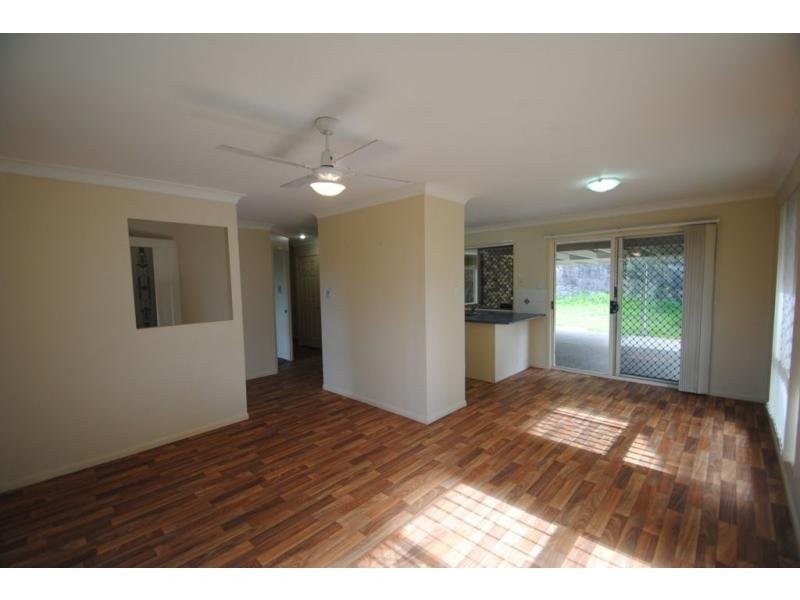 15 Chatfield Street, Edens Landing QLD 4207