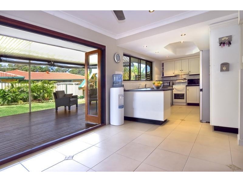 3 Lauretta Ave, Springwood QLD 4127