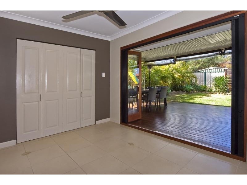 3 Lauretta Ave, Springwood QLD 4127