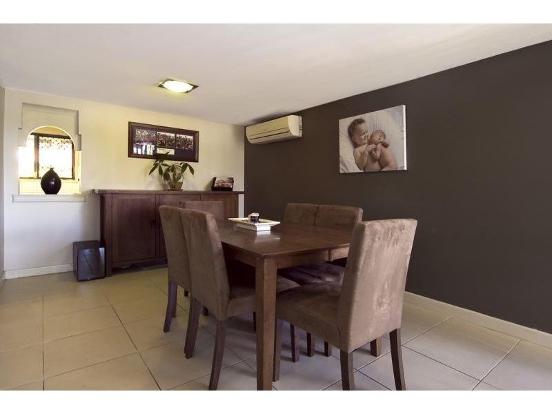 3 Lauretta Ave, Springwood QLD 4127