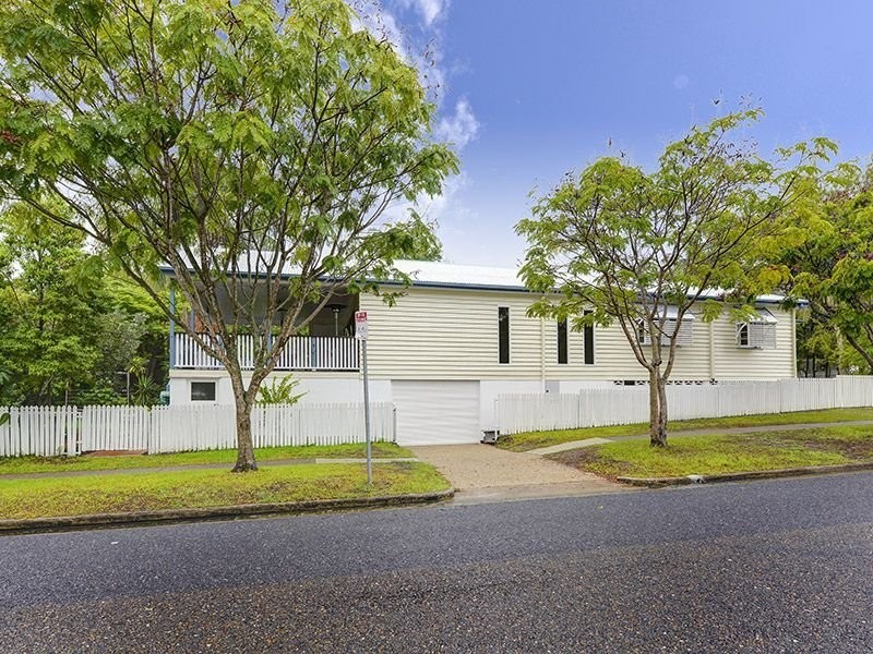 68 Stanley Road, Camp Hill QLD 4152