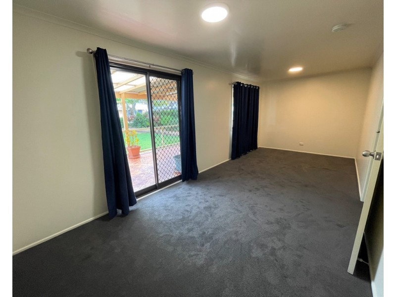 104 Main Street, Redland Bay QLD 4165