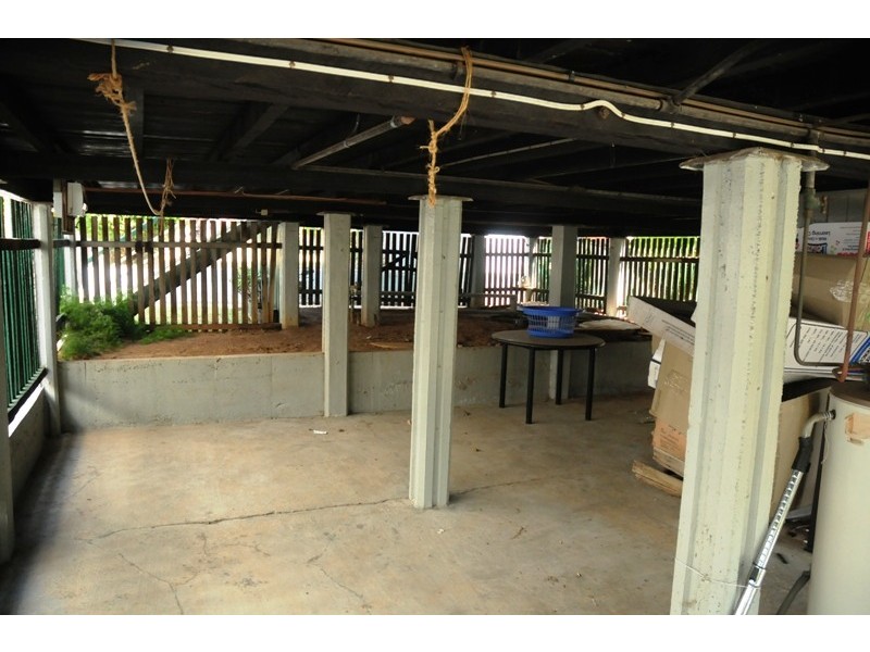 33 Tenth Av, Windsor QLD 4030