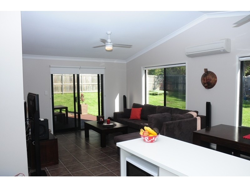 5  bishop place, Loganlea QLD 4131