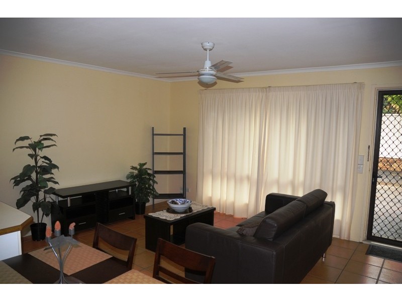 2/8 Efymia st, Daisy Hill QLD 4127