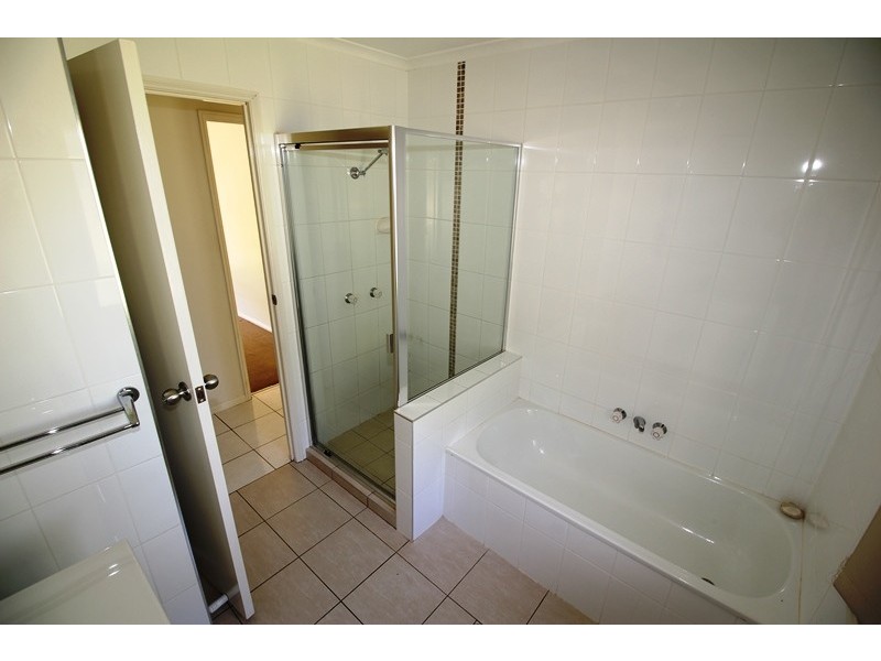 38 Parkway Road, Daisy Hill QLD 4127