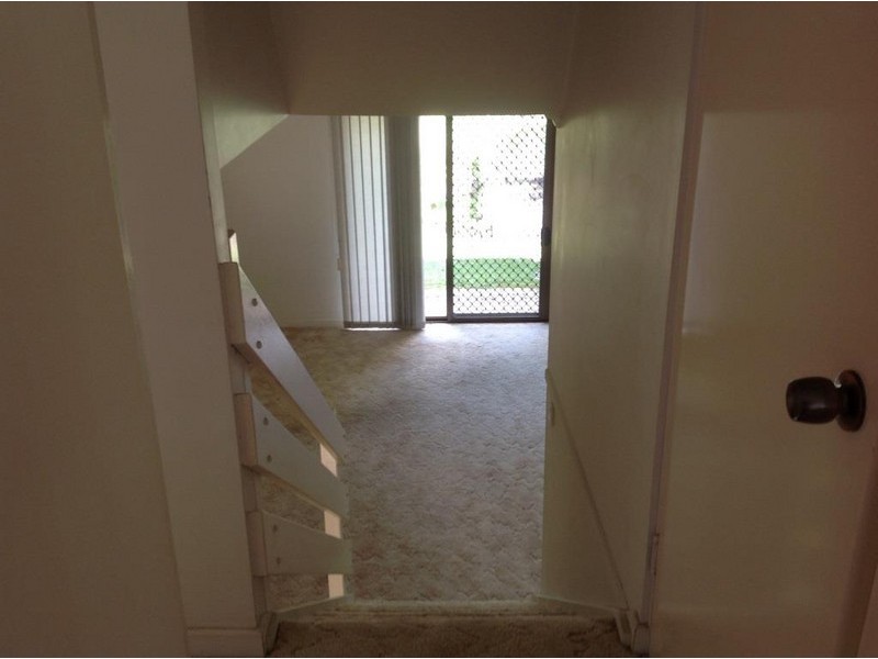 1/12 Delanty Court, Edens Landing QLD 4207
