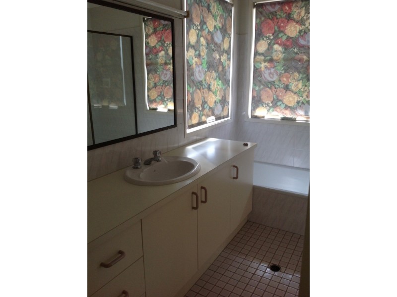 1/12 Delanty Court, Edens Landing QLD 4207