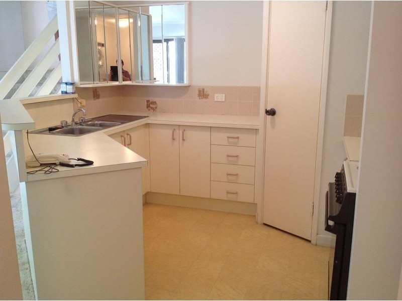 1/12 Delanty Court, Edens Landing QLD 4207