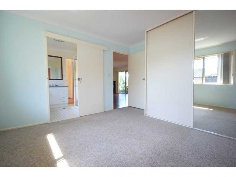 4 Firefly Crescent, Lawnton QLD 4501