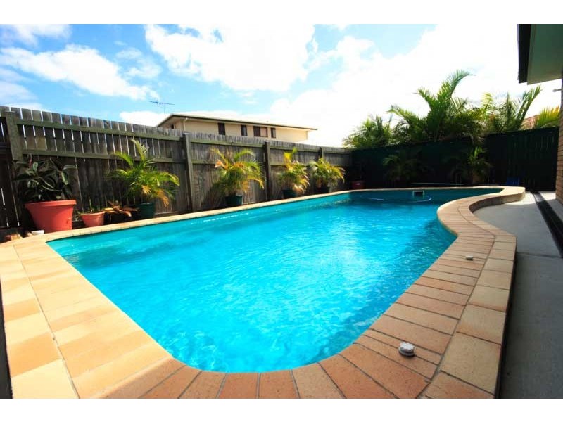 30 Pine Valley Drive, Lawnton QLD 4501